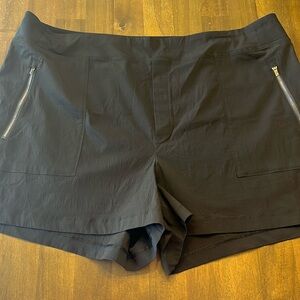 Athleta 22 treakie short
